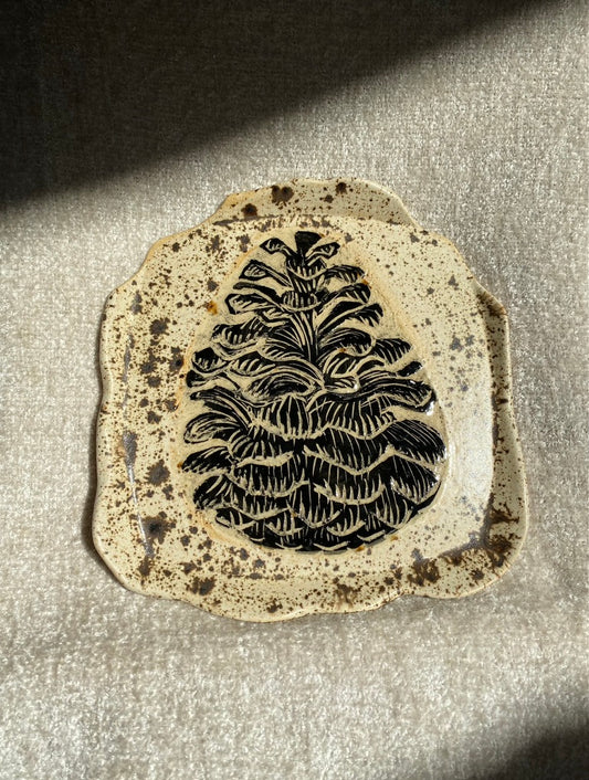Pinecone Plate - 8 in