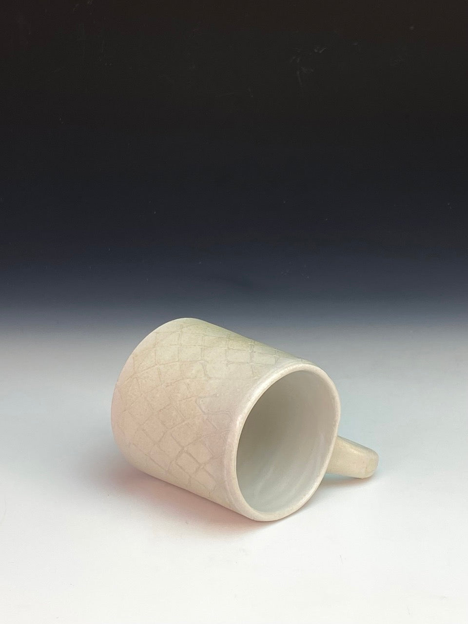 pearlescent soda mug 02